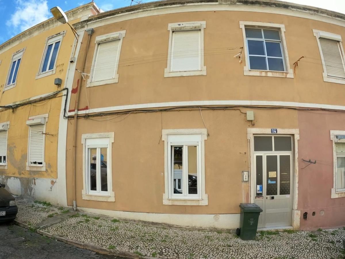 Lisbon T2 Apartment In Typical Villa In Sapadores Lisabona Exterior foto